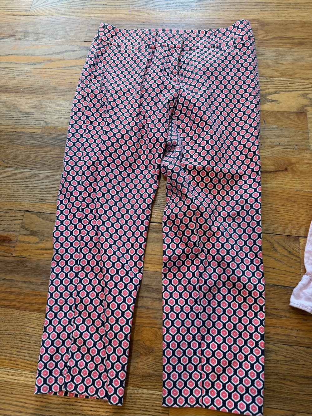 LOFT Julie Pink and Navy medallion Cropped Pants Size 8